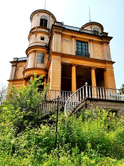 bizzarria foto verticale