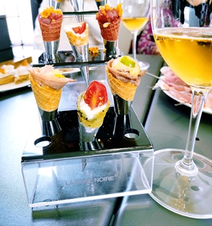aperitivo con calice alta langa