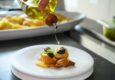 crocchetta di patate con anguilla affumicata, rapa gialla e caviale di storione Antonius